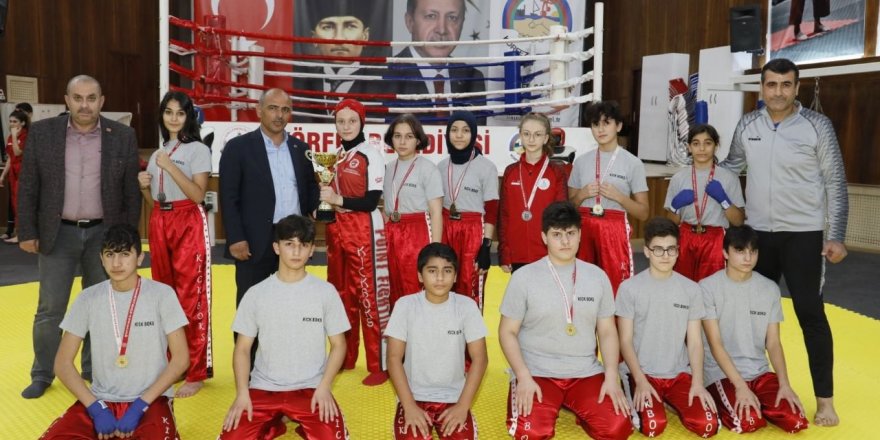 Kick-bokscular nefes kesti