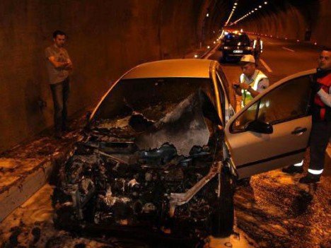 Oğlu ile birlikte yanmaktan son anda kurt