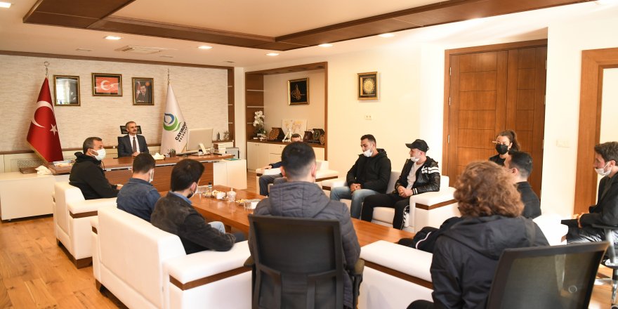 Çiftçi, POMEM'i kazanan gençleri ağırladı