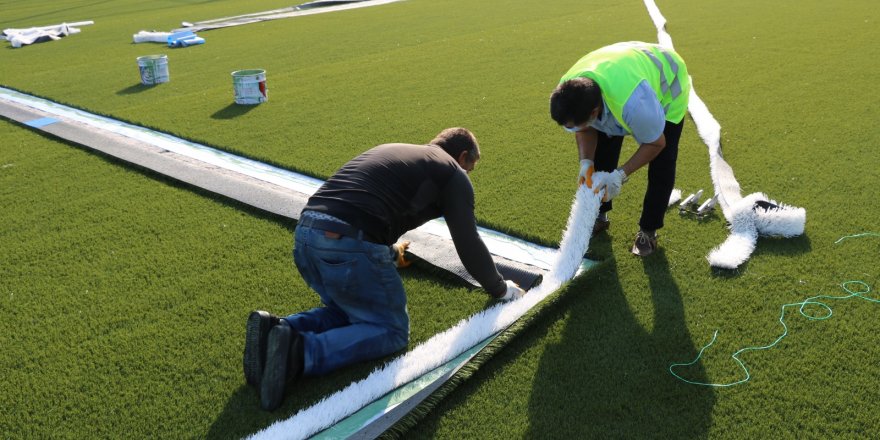 Ulaşlı Futbol Sahasına yepyeni zemin