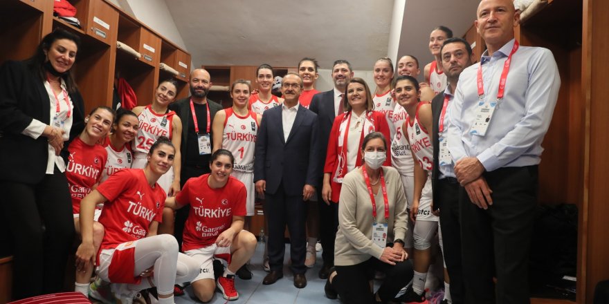 Potanın Perileri İzmit’te kazandı