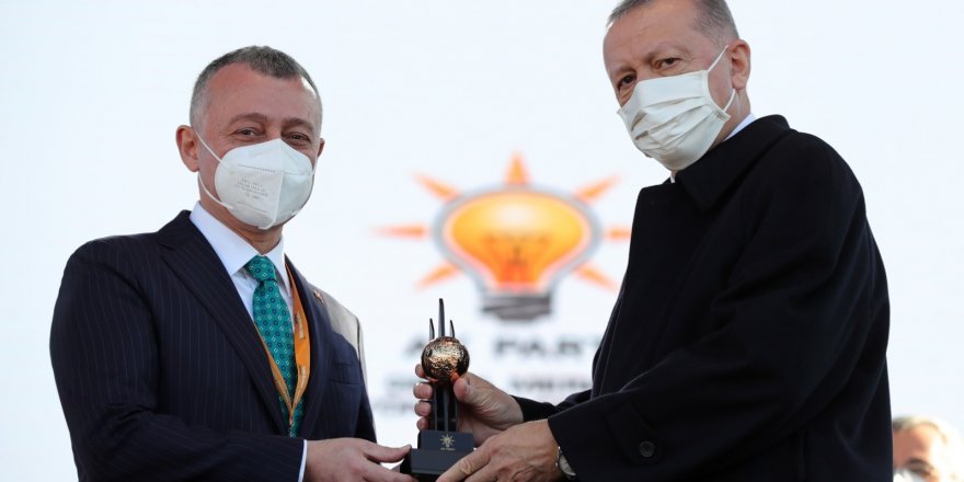 Erdoğan’dan Büyükakın’a gençlik hizmetleri ödülü