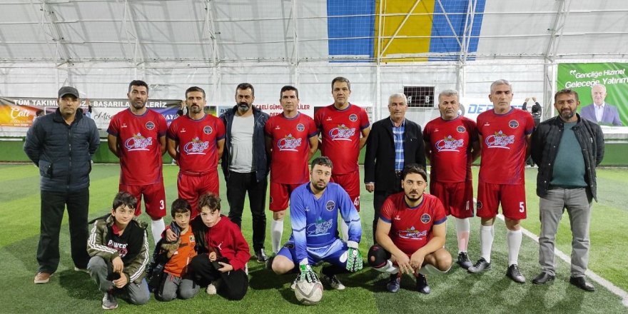 Dernekler Turnuvası’nda heyecan santra yaptı