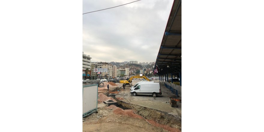 Milli İrade Meydanı’na yeni yağmursuyu hattı yapılıyor