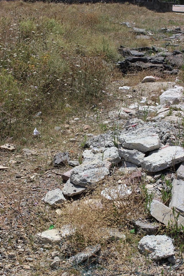 Kaldırımlar moloz merkezi oldu