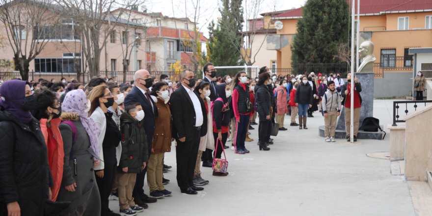 Başkan Bıyık, öğrencileri yalnız bırakmıyor