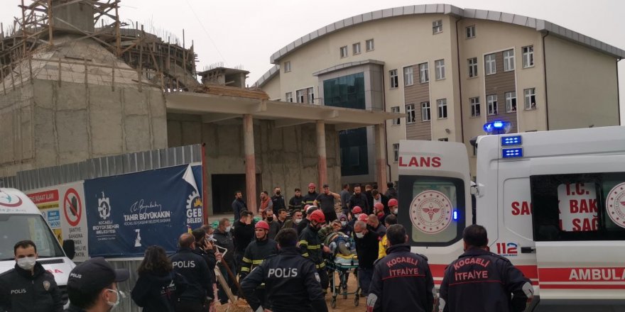 Cami inşaatında kubbe kalıbı çöktü, 8 kişi yaralandı