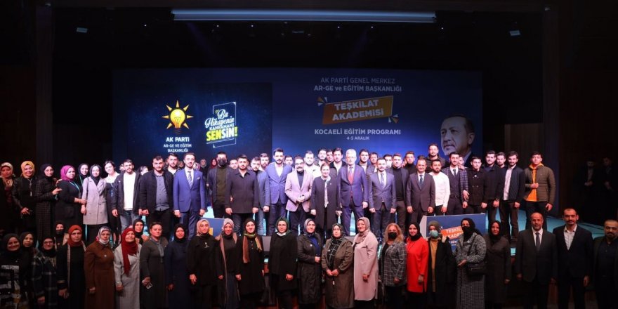 AK Parti Kocaeli Teşkilat Akademisi tamamlandı