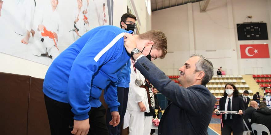 Karate Şampiyonasına ÇESK damgası