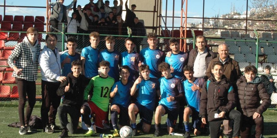 Liseler futbolda grup aşamasının sonuna gelindi