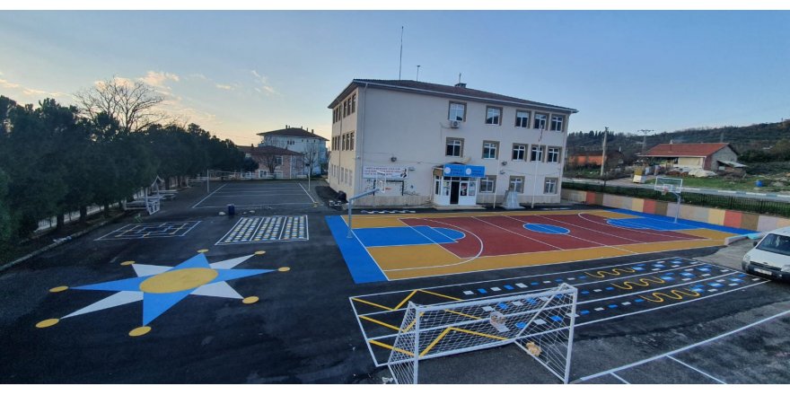 Köseler Ortaokulu’na basketbol ve voleybol sahası