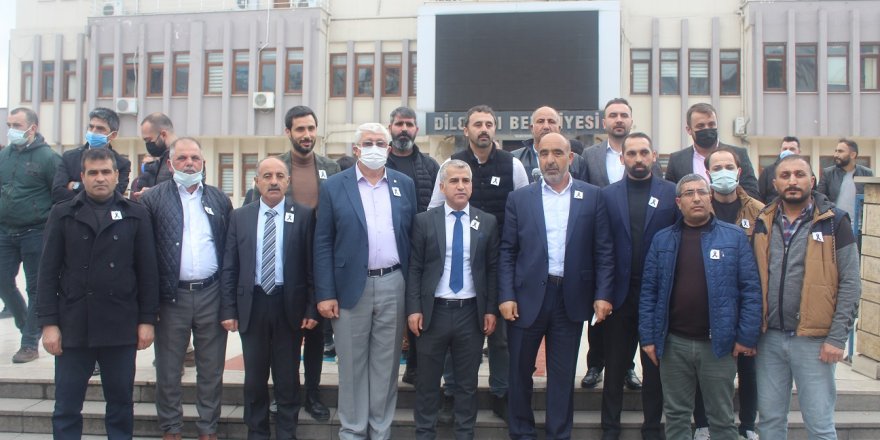 Deva ve Gelecek’ten Şayir’e siyah kurdeleli tepki