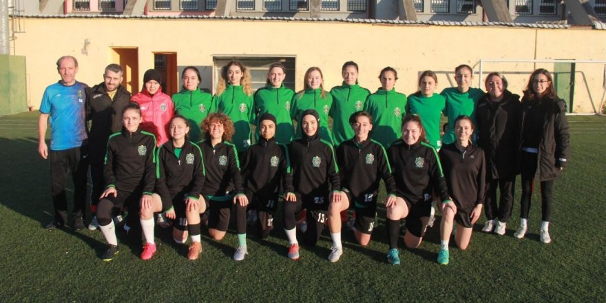 Kadınlar futbolda büyük heyecan başlıyor!