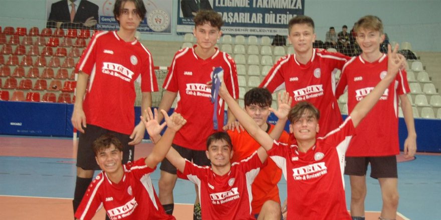 Okullar futsal start aldı