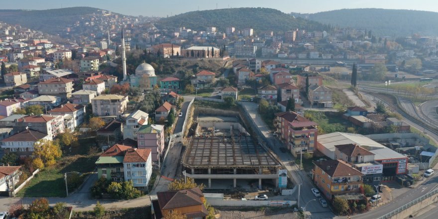 Katlı otopark inşaatı devam ediyor