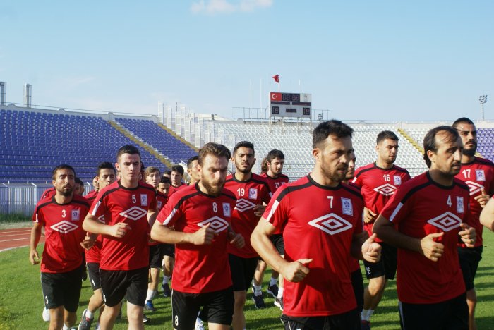 MENEKŞE GÖRÜCÜYE ÇIKIYOR