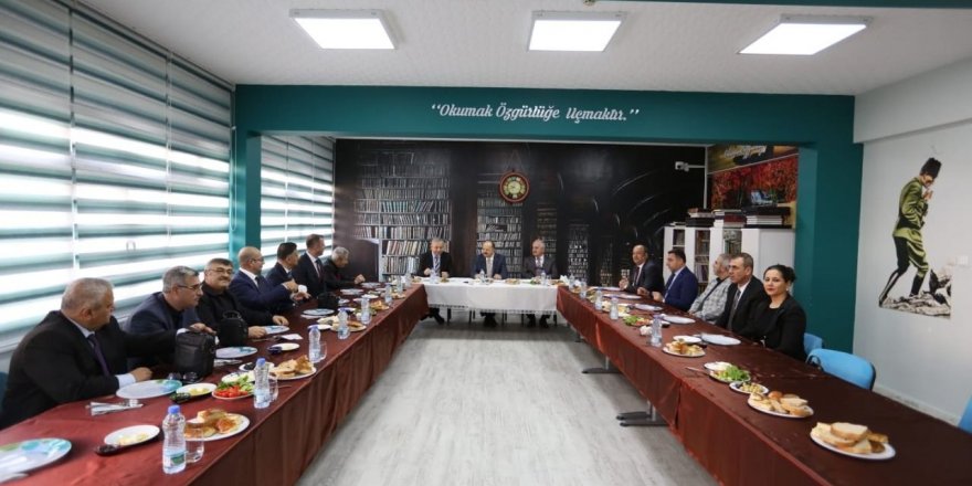 Gençler için tesise devam