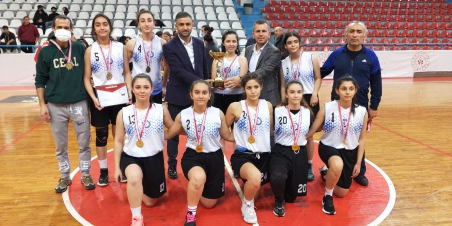 En büyük: Cahit Elginkan AL