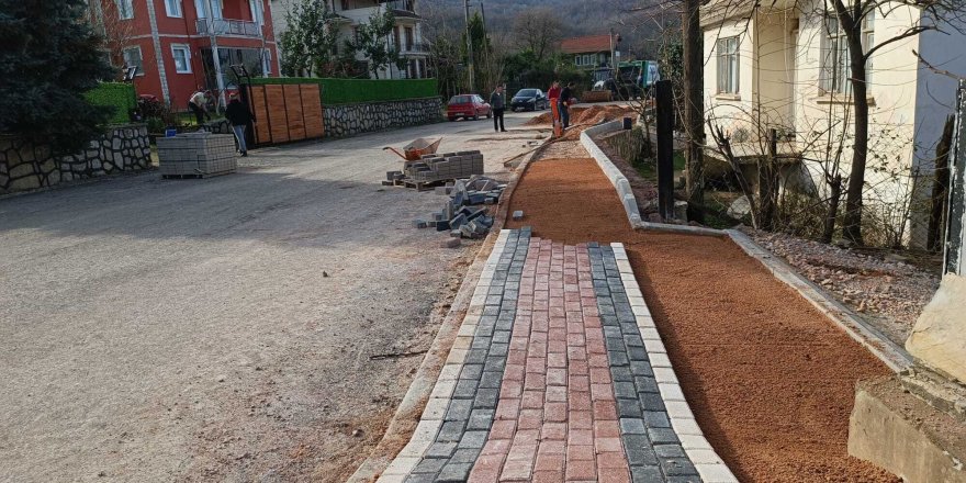 Fatih Caddesi’nde  kaldırım yapımına başlandı