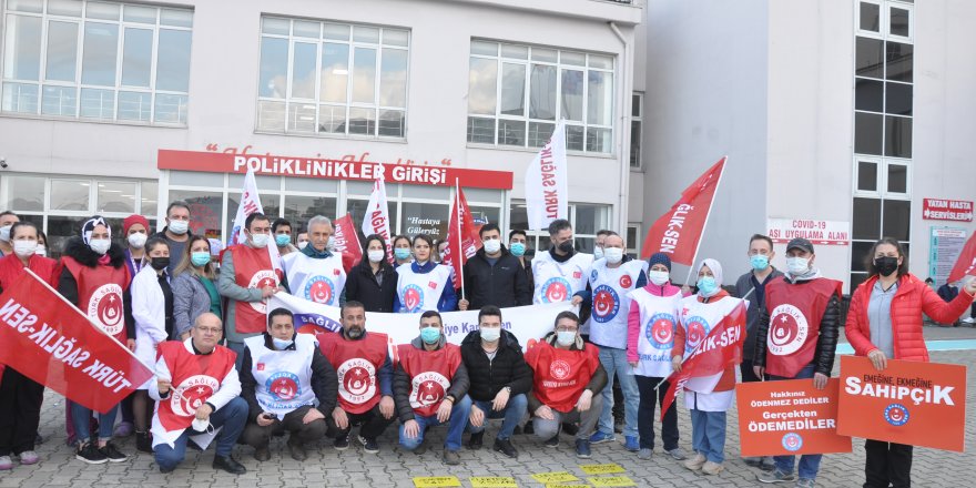 Sağlıkçılar zammı protesto etti