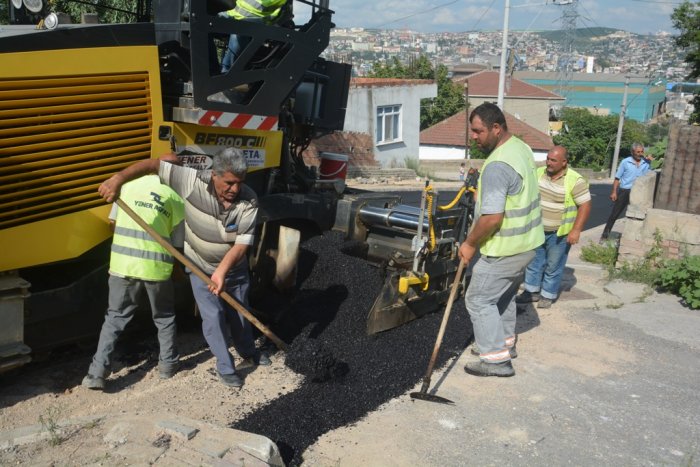Dilovası’nda üst yapı çalışmalarını sürüyor
