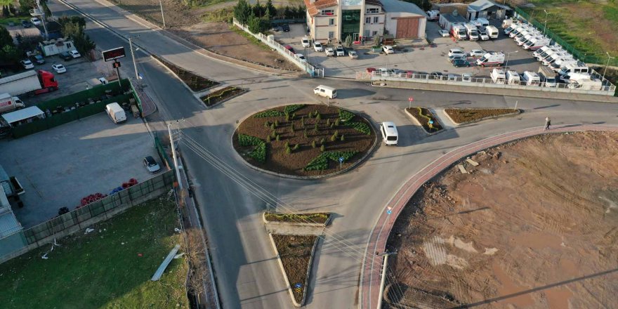 Hayrettin Uzun Caddesi’nde kavşak tamamlandı