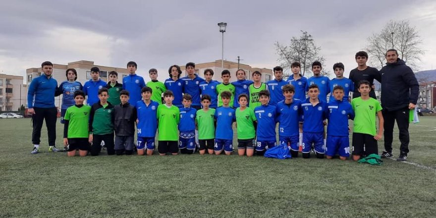 Hisareyn ile İzmit GB U-15 takımları karşılaştı