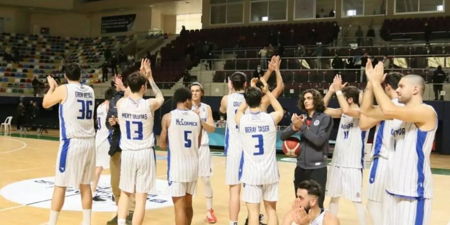 Kağıtsporlu basketçiler nihayet kazandı: 62-64