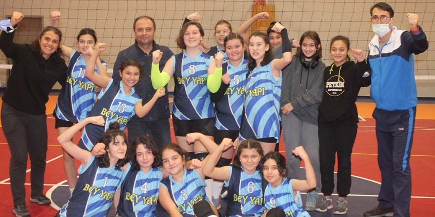 Küçük kızlar voleybolda şampiyon Petkim