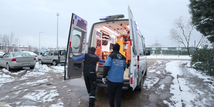 Hasta Nakil Ambulansları kar kış dinlemiyor