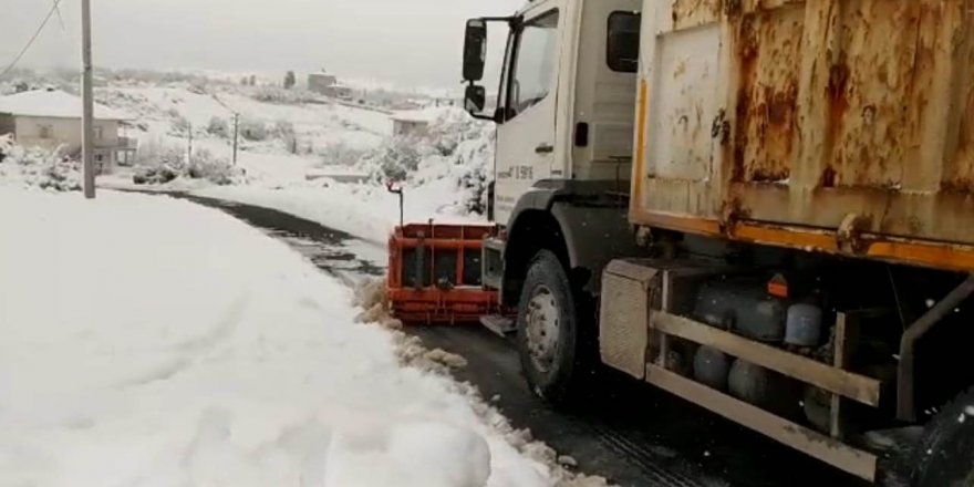 Dilovası’nda karla mücadele ekibi 7/24 sahada