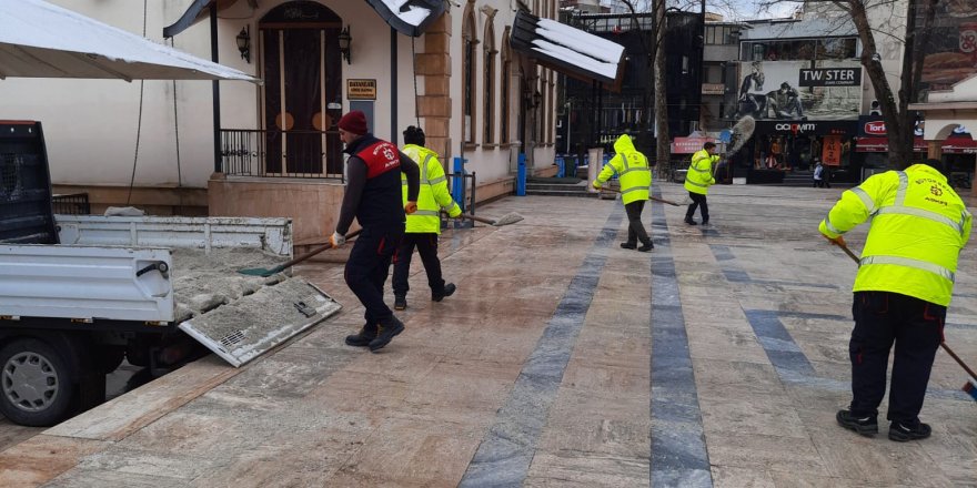 A Takımı, Fevziye Camii’ni kardan temizledi