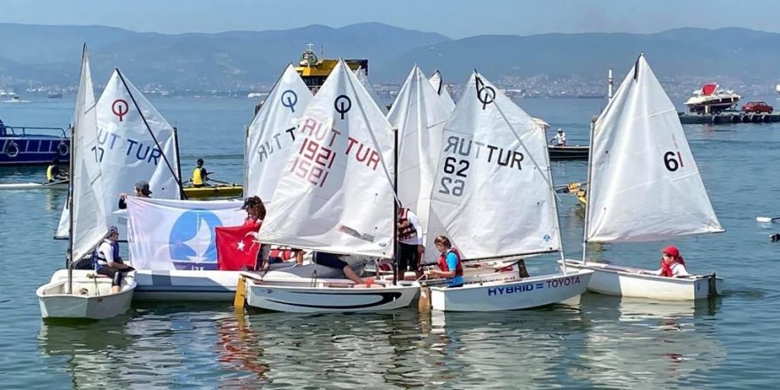 Gençler rotasını “İzmit Yelken Kulübü” ile bulacak