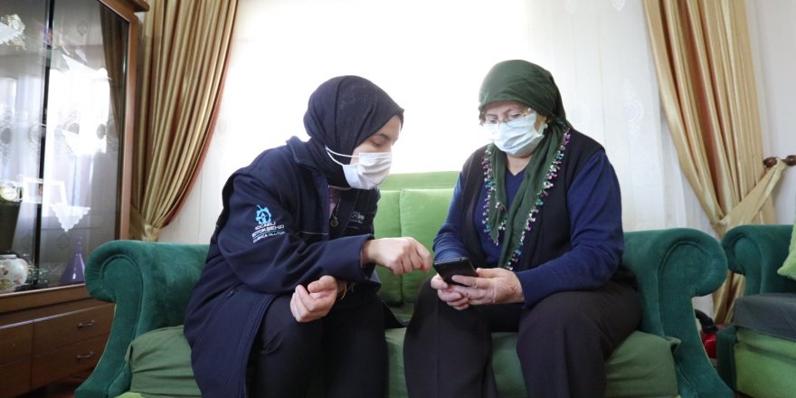 Yaşlı bireyler dijital dünya ile tanışıyor