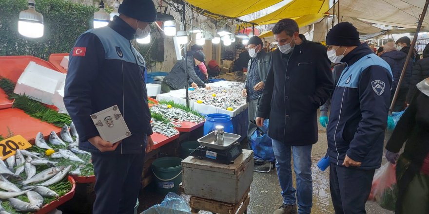 Zabıtadan pazarlarda denetim