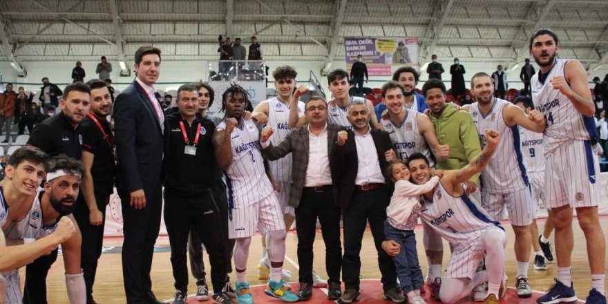 Kağıtspor, lider Manisa’ya diz çöktürdü 101-95