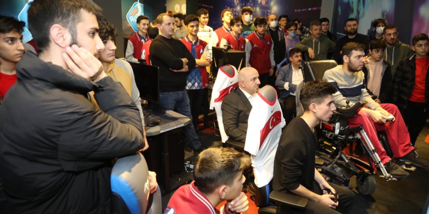 Darıcalı gençler FİFA 2021 turnuvasında buluştu