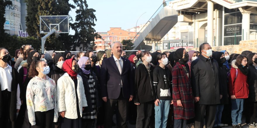 Güler ve Büyükgöz bayrak törenine katıldı