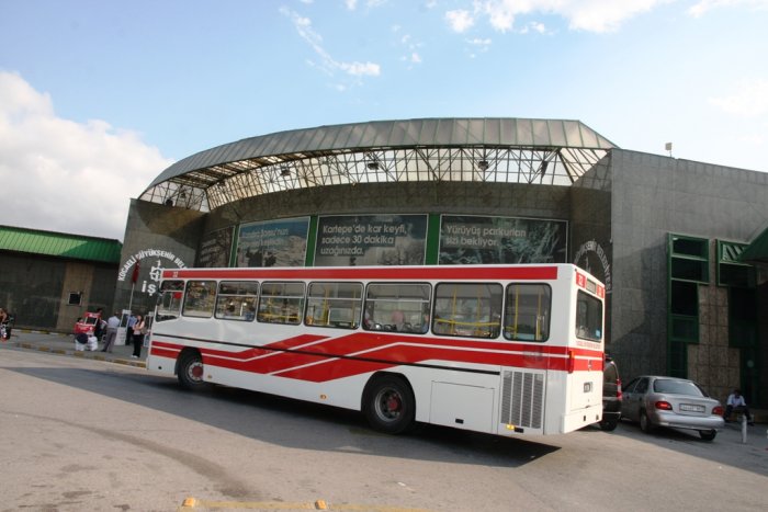 Yeni üniversitelilere ücretsiz ulaşım