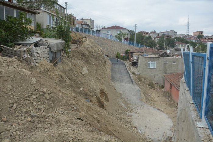 Dilovası'nda 3 sokak ulaşıma açıldı