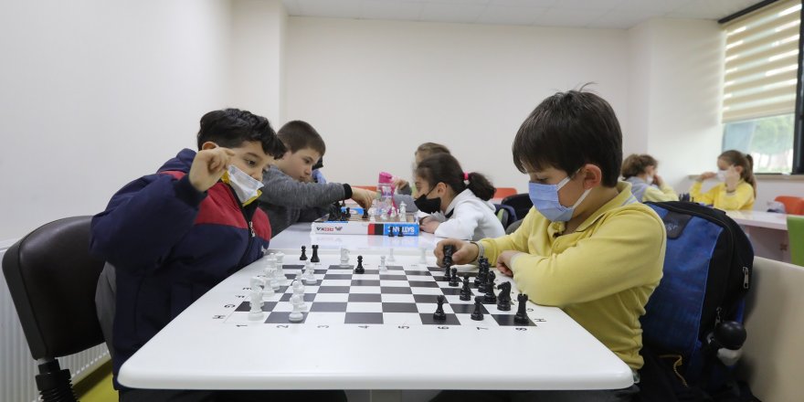 Çayırova’da ödüllü satranç turnuvası