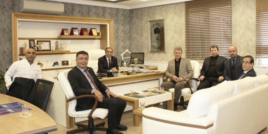 İYİ Partililerden Atakent Cihan Hastanesi'ne ziyaret