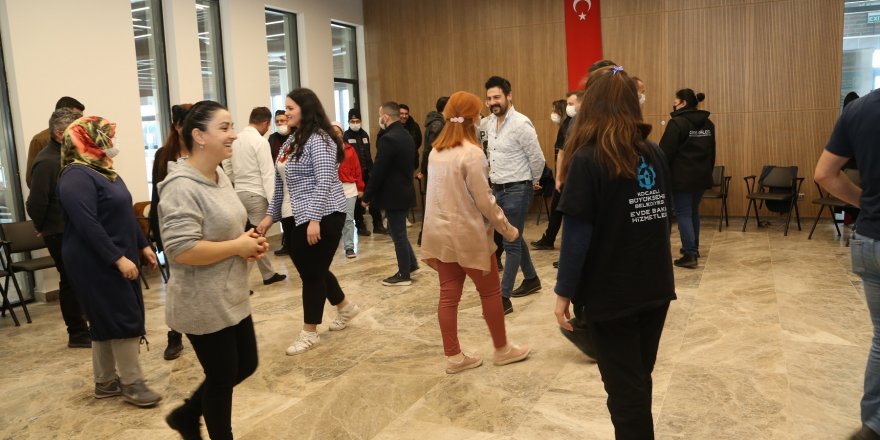 Motivasyon için drama eğitimi aldılar