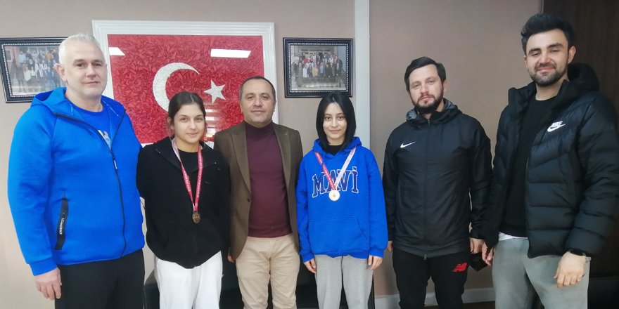 Anibal Anadolu Lisesi’nde çifte mutluluk