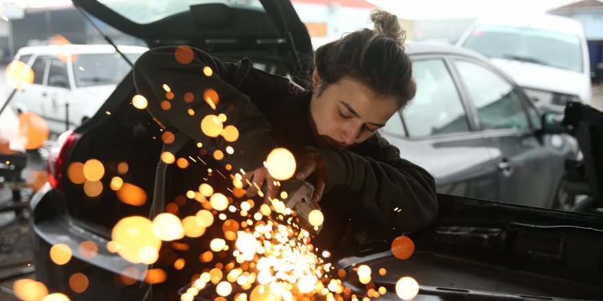 Genç kadın aradığı işi sanayide buldu