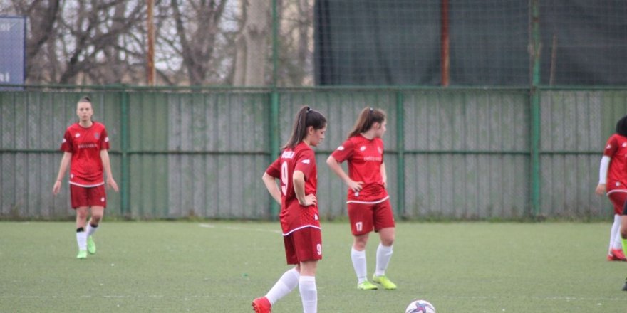 Kızlar galibiyete hasret kaldı 0–4