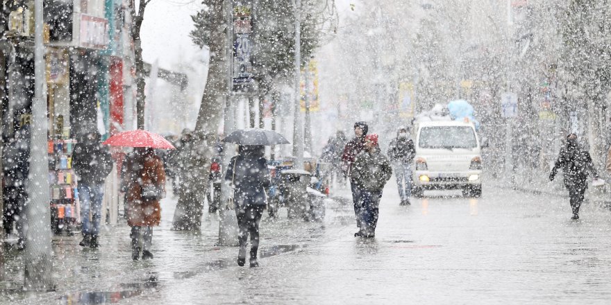 Kocaeli’nde lapa lapa yağdı