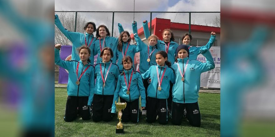 Kızlar yarı finalde