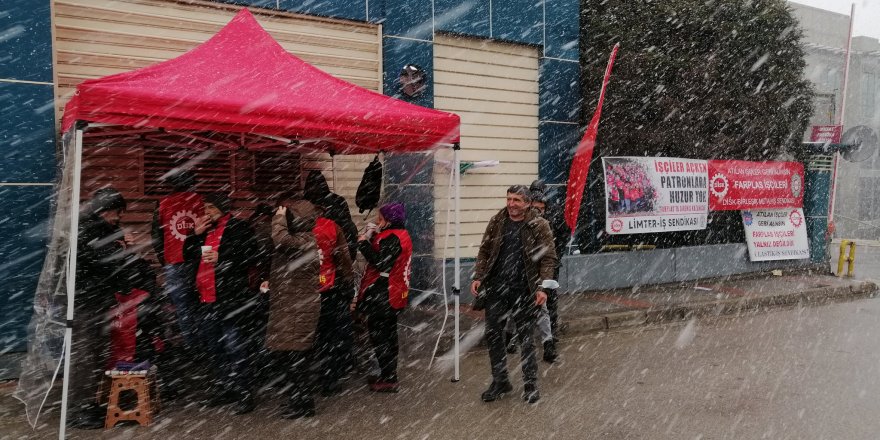 Emek Partililerden Farplas işçilerine sıcak çorba