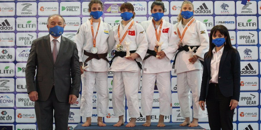 Genç judocular Avrupa’dan madalyalarla döndü